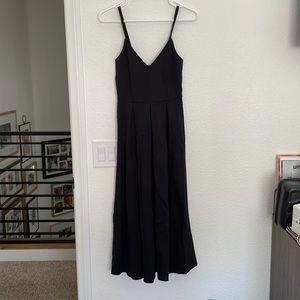 Kimchi blue black sleeveless pleated midi dress